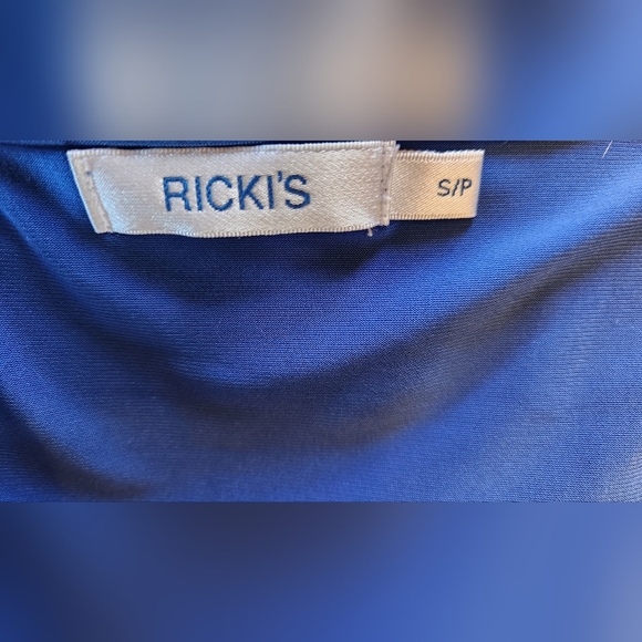 Ricki's sleeveless blue top - Picture 7 of 7